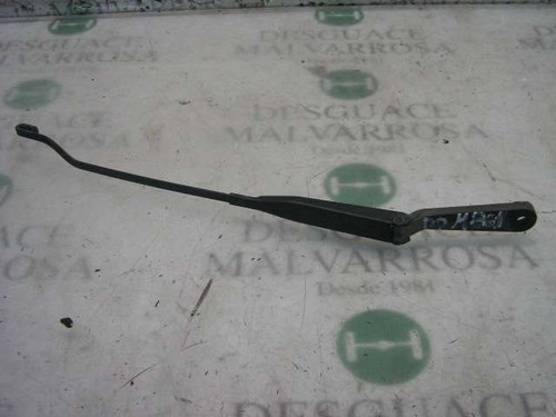 Front right windshield wiper - windshield,