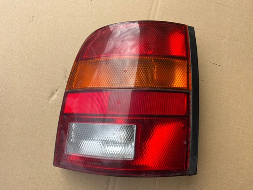 Right rear tail - right,